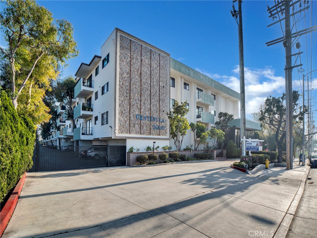 Residential for sale at 5000 S Centinela 337, Los Angeles CA featuring 1 bed and 1 bath