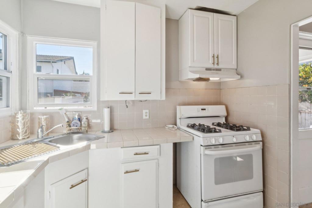 Residential Income for sale at 819 21 Tourmaline St, San Diego CA