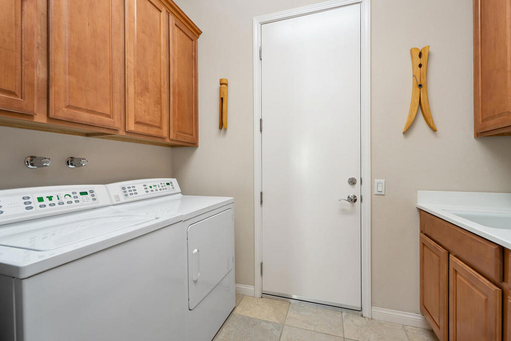 Residential for sale at 81450 Avenida Altamira, Indio CA featuring 2 beds and 2 baths