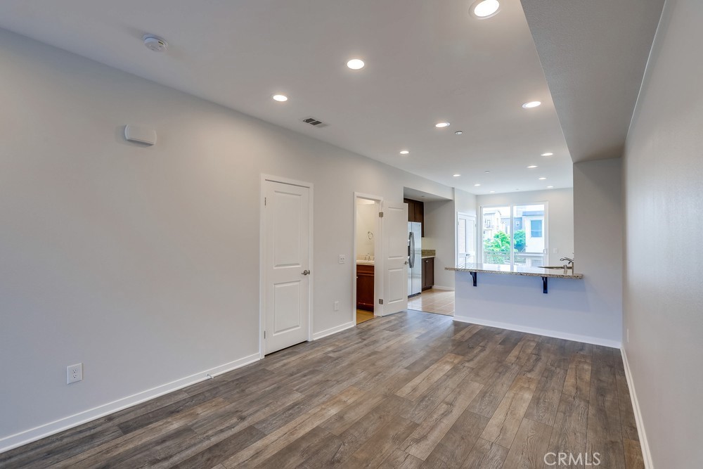 Residential Lease for rent at 103 Waldorf, Irvine CA featuring 1 bed and 2 baths