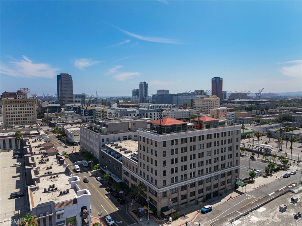 Residential for sale at 100 W 5th Street 3G, Long Beach CA featuring 1 bed and 1 bath