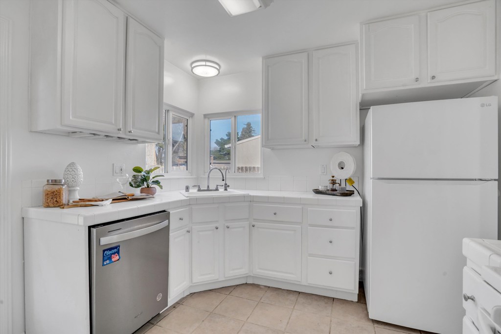 Residential for sale at 1024 Locust St, Livermore CA featuring 3 beds and 1 bath