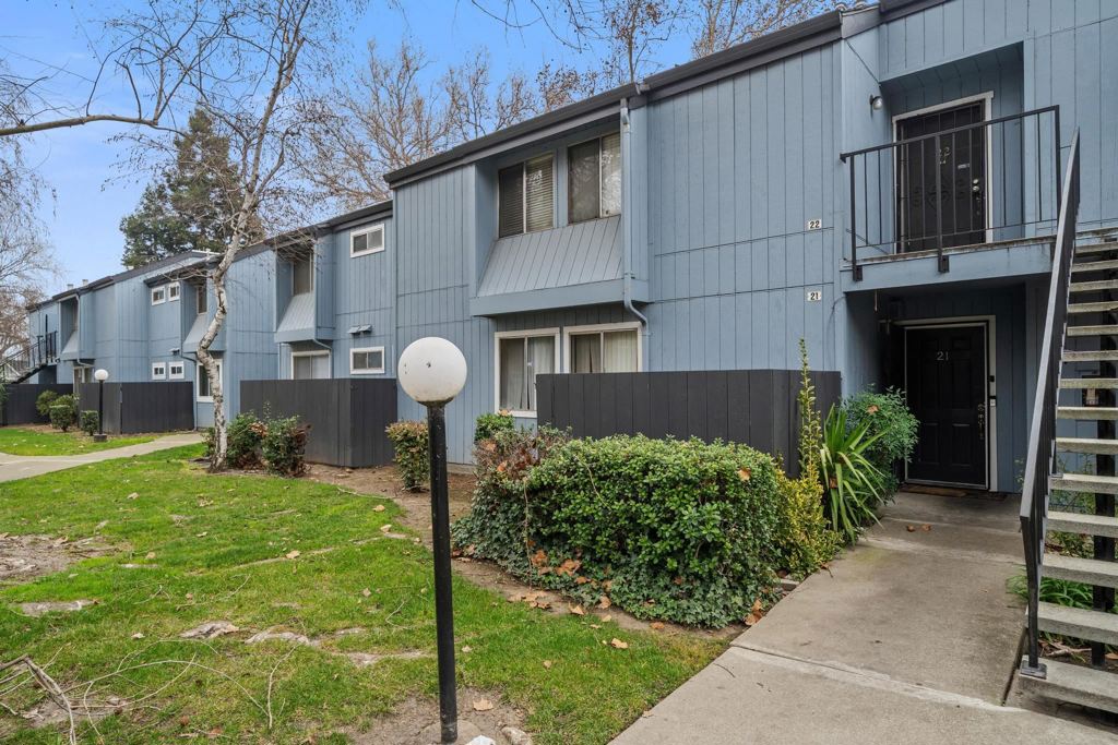 Residential for sale at 3591 Quail Lakes Dr 21, Stockton CA featuring 3 beds and 2 baths