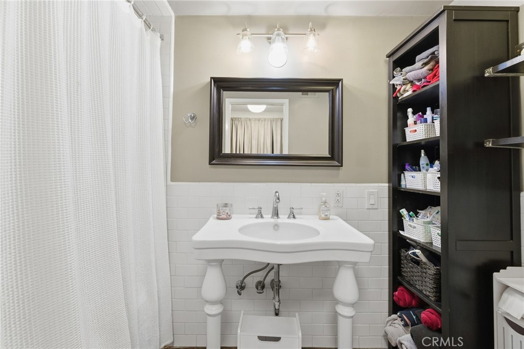 Residential for sale at 1300 Bluebell, Oxnard CA featuring 4 beds and 2 baths