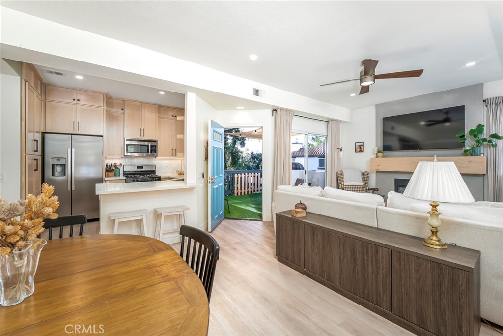 Residential for sale at 6 Dianthus, Rancho Santa Margarita CA featuring 2 beds and 2 baths