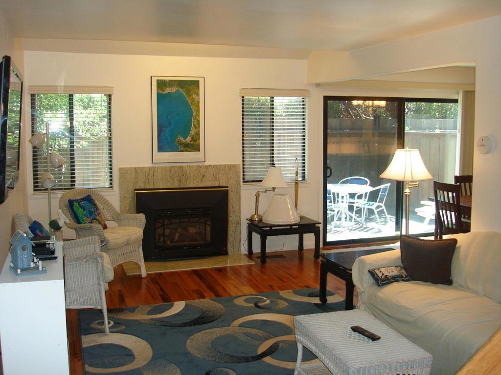 Residential Lease for rent at 764 Heath, Santa Cruz CA featuring 3 beds and 3 baths