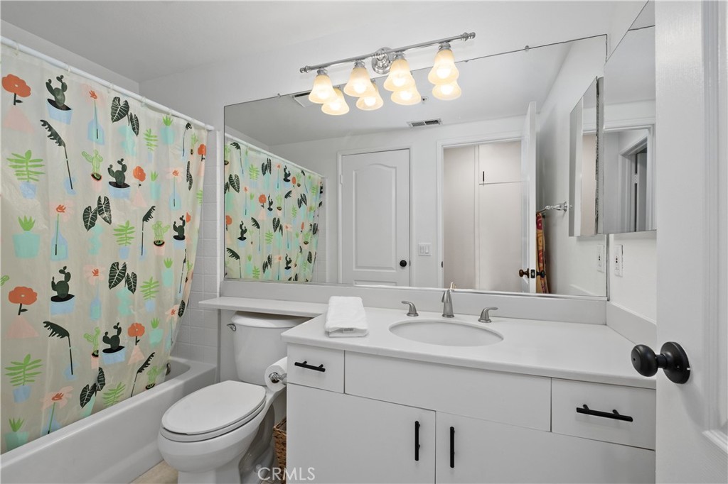 Residential for sale at 92 Montana Del Lago, Rancho Santa Margarita CA featuring 3 beds and 2 baths