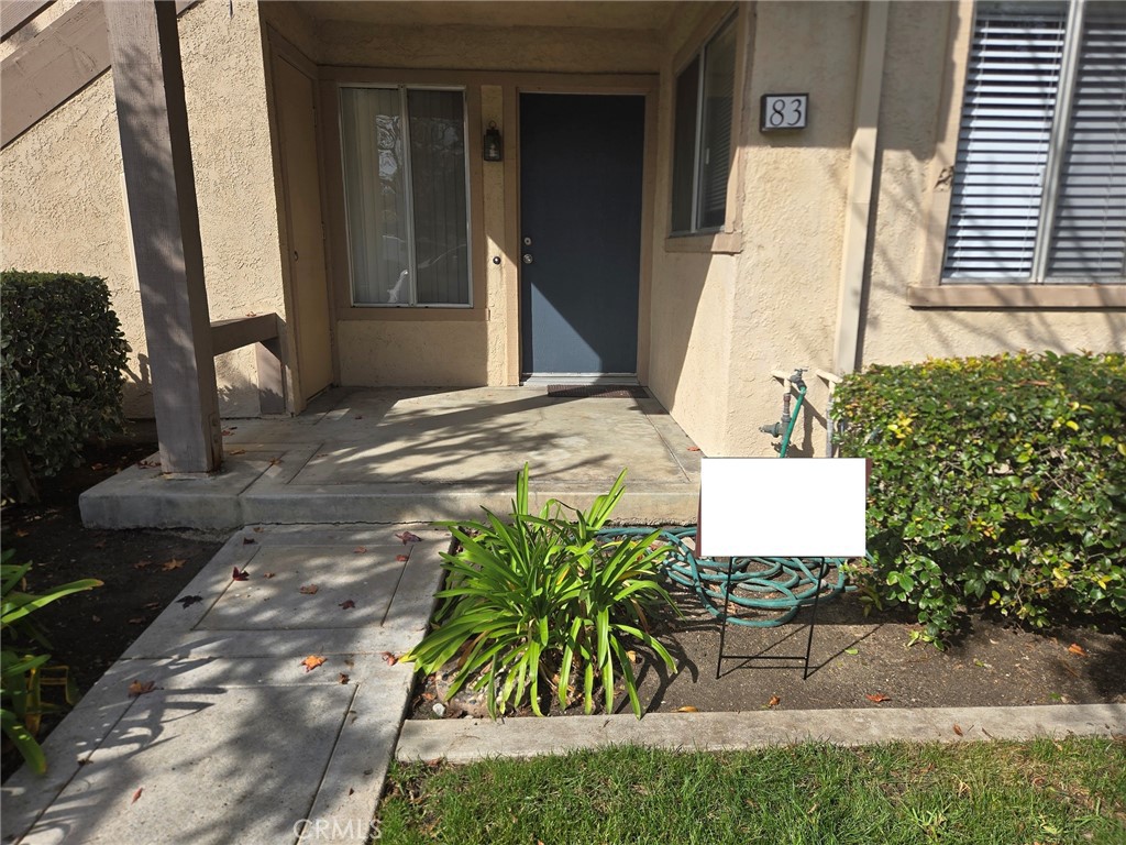 Residential Lease for rent at 83 Smokestone, Irvine CA featuring 1 bed and 1 bath