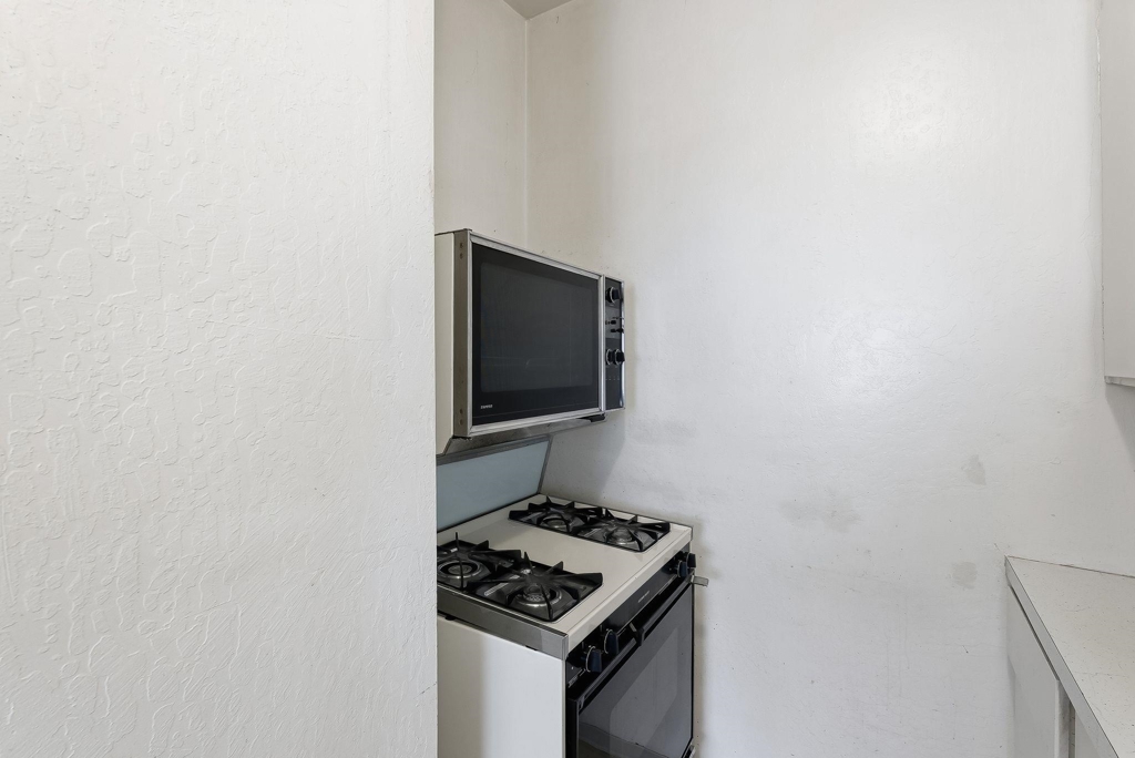 Residential for sale at 1260 96Th Ave, Oakland CA featuring 3 beds and 1 bath