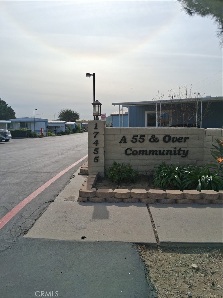 Manufactured In Park for sale at 17455 Marygold Avenue 49, Bloomington CA featuring 1 bed and 1 bath