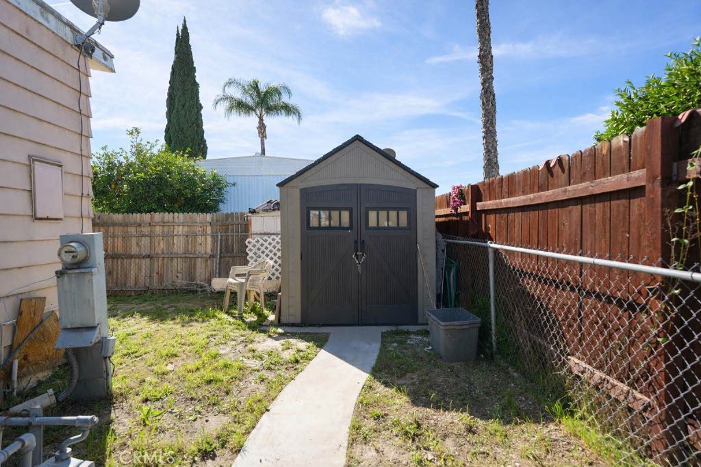 Manufactured In Park for sale at 3825 Crestmore 378, Jurupa Valley CA featuring 2 beds and 2 baths