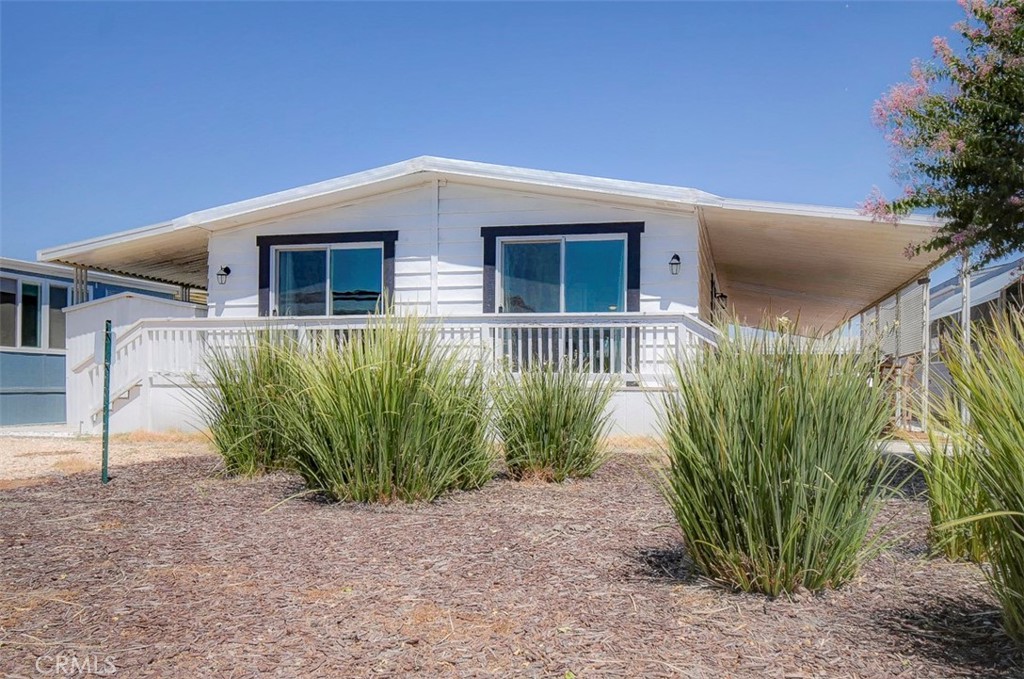 Manufactured In Park for sale at 5001 W Florida 171, Hemet CA featuring 2 beds and 2 baths