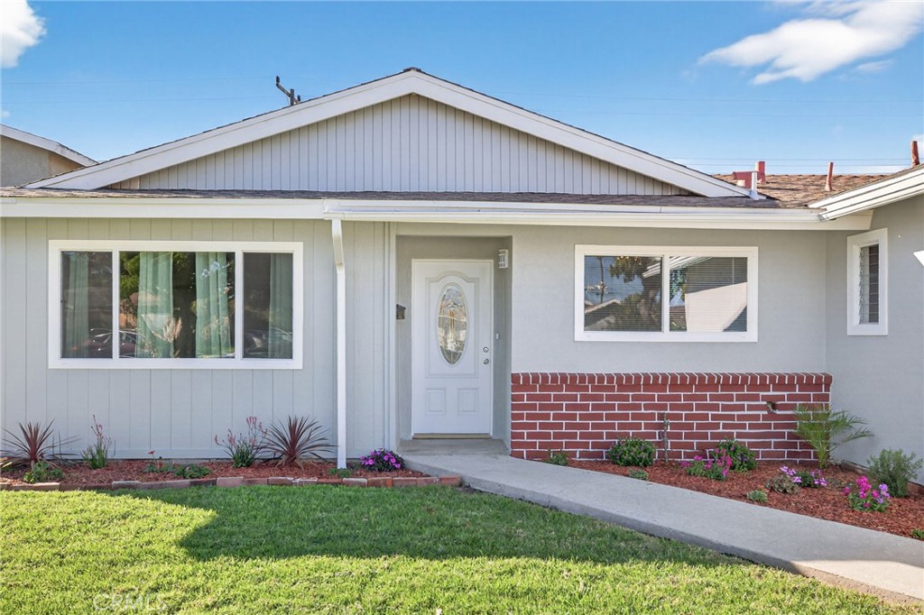 Residential for sale at 4731 Hamilton Avenue, Oxnard CA featuring 4 beds and 2 baths