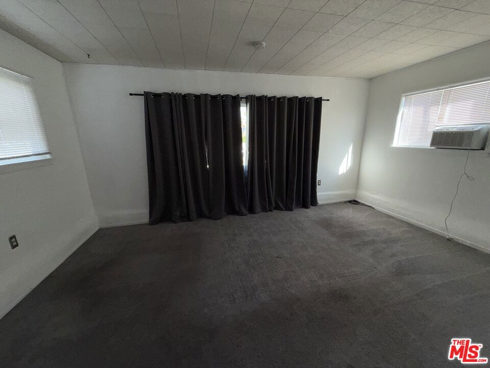 Residential Lease for rent at 5361 Inglewood Boulevard, Culver City CA featuring 3 beds and 1 bath