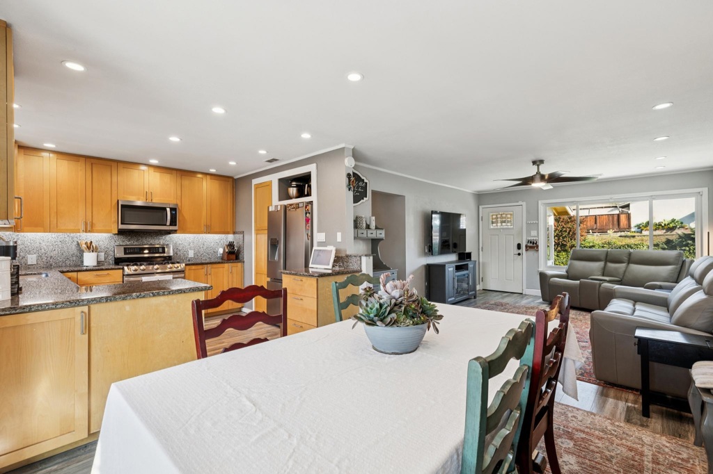 Residential for sale at 2709 Limerick Road, San Pablo CA featuring 3 beds and 1 bath