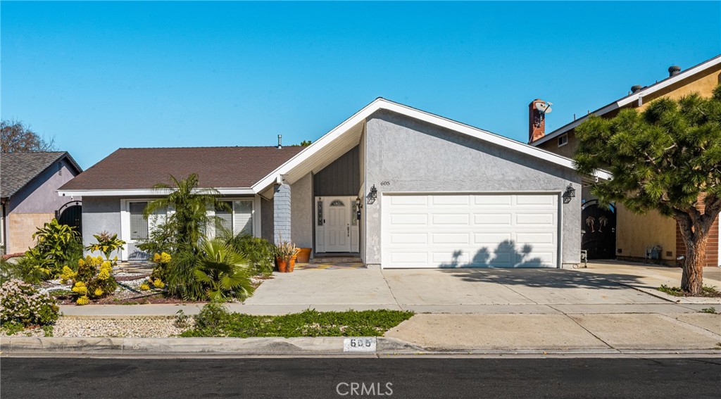 Residential for sale at 605 W Curie, Santa Ana CA featuring 4 beds and 2 baths