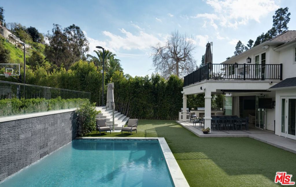 Residential Lease for rent at 1214 Coldwater Canyon Drive, Beverly Hills CA featuring 6 beds and 6 baths