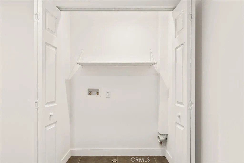 Residential Lease for rent at , Los Angeles, Los Angeles CA featuring 3 beds and 3 baths