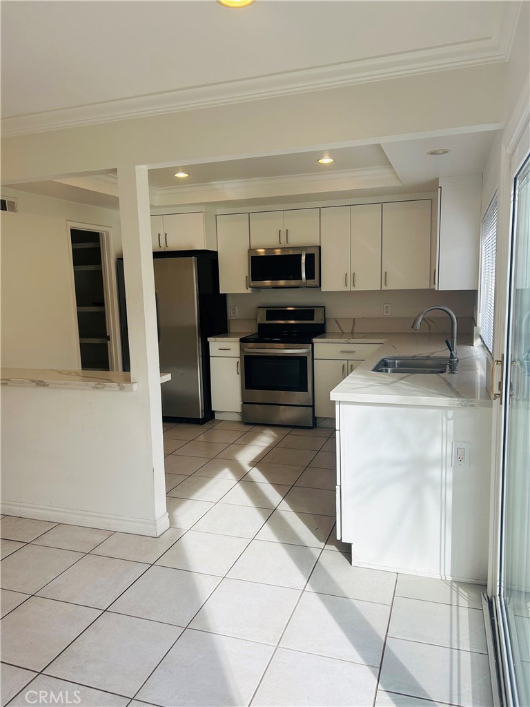 Residential Lease for rent at 9808 Via Sonoma, Cypress CA featuring 3 beds and 2 baths