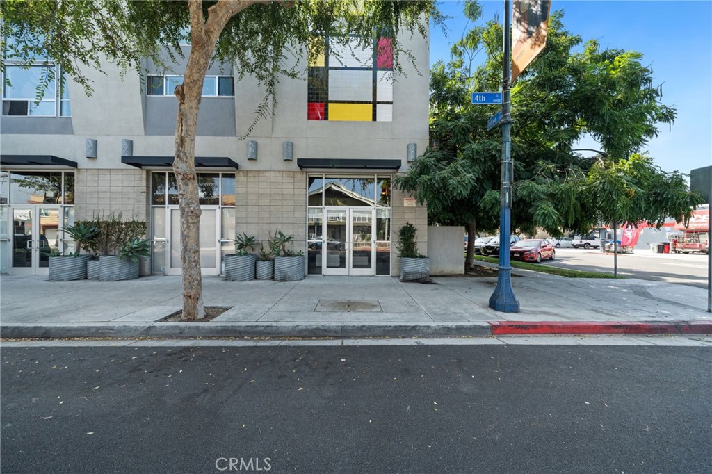 Residential for sale at 834 E 4th Street H, Long Beach CA featuring 1 bed and 1 bath