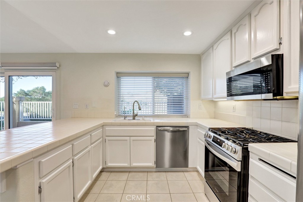 Residential for sale at 59 Fuente, Rancho Santa Margarita CA featuring 3 beds and 3 baths