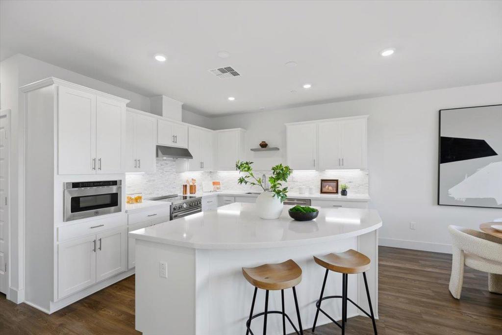 Residential for sale at 921 Magnolia Terrace 7, Sunnyvale CA featuring 2 beds and 3 baths