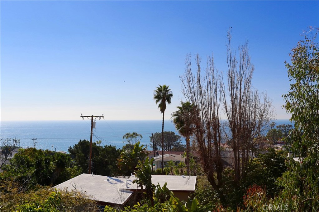 Residential Lease for rent at 289 San Joaquin Drive, Laguna Beach CA featuring 2 beds and 2 baths