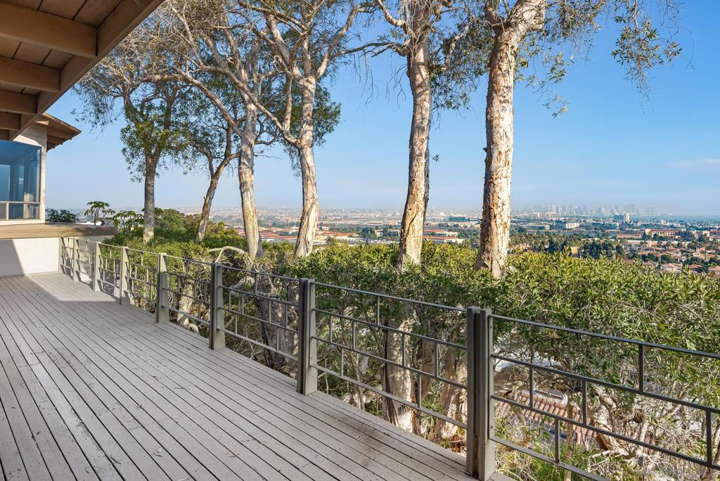 Residential Lease for rent at 3121 Udall St, San Diego CA featuring 3 beds and 3 baths