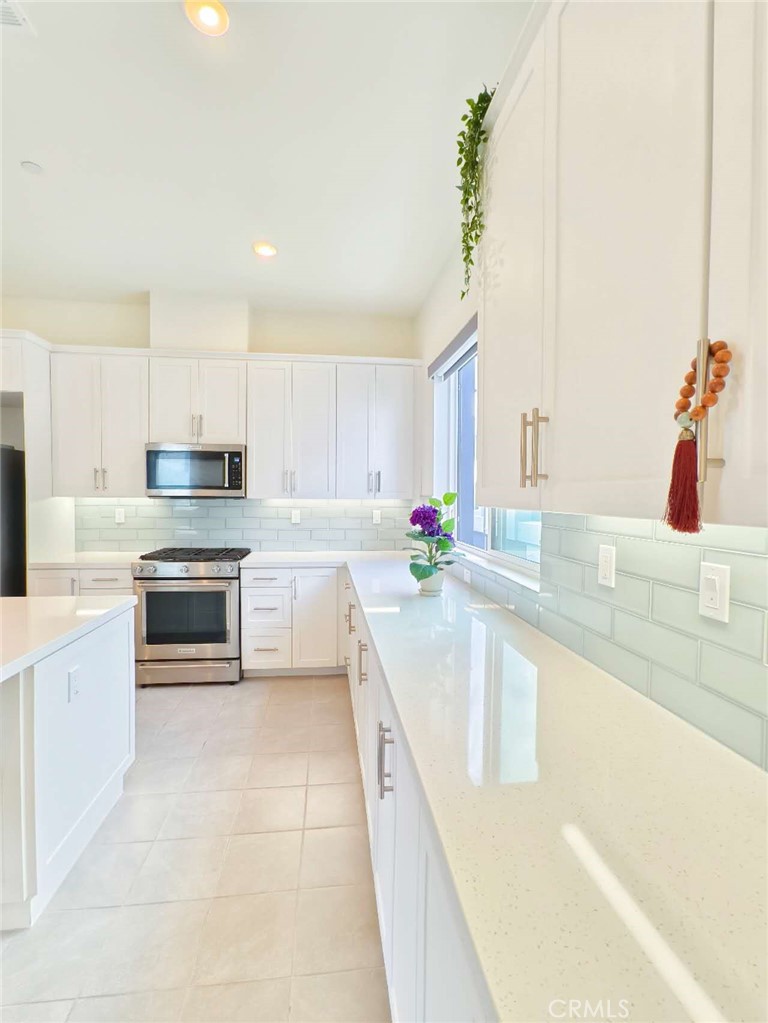 Residential Lease for rent at 16125 VETERANS WA, Tustin CA featuring 4 beds and 4 baths