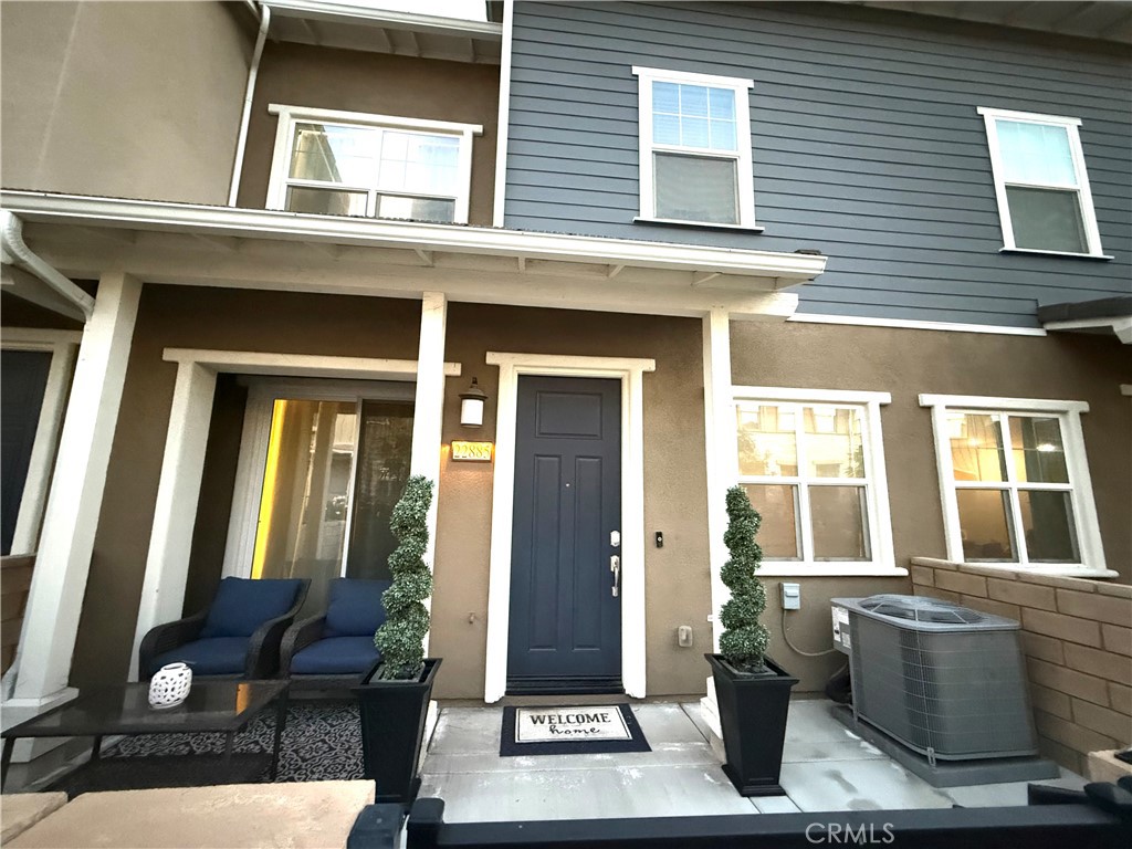 Residential for sale at 22885 Acoustic, Saugus CA featuring 2 beds and 3 baths