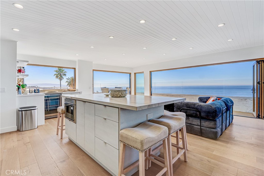 Residential Lease for rent at 230 40th 3, Manhattan Beach CA featuring 1 bed and 1 bath