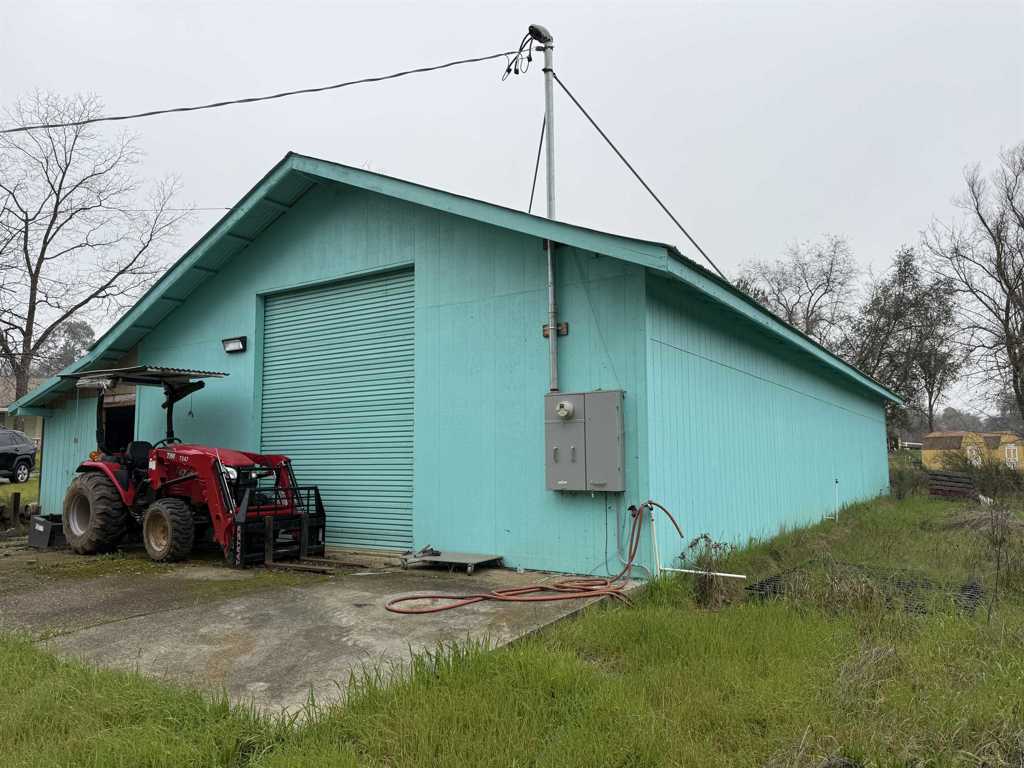 Residential for sale at 5893 Fruitland Rd, Marysville CA featuring 3 beds and 2 baths