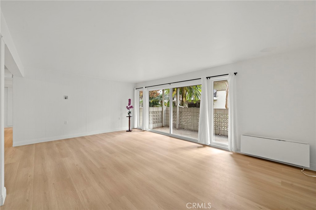 Residential for sale at 226 Avenida Majorica D, Laguna Woods CA featuring 2 beds and 2 baths