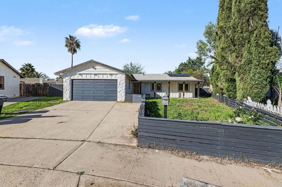 Residential Lease for rent at 201 Dorothy Court, Escondido CA featuring 4 beds and 2 baths