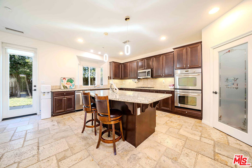 Active for sale at San Fernando, CA, San Fernando, CA CA and 4 baths