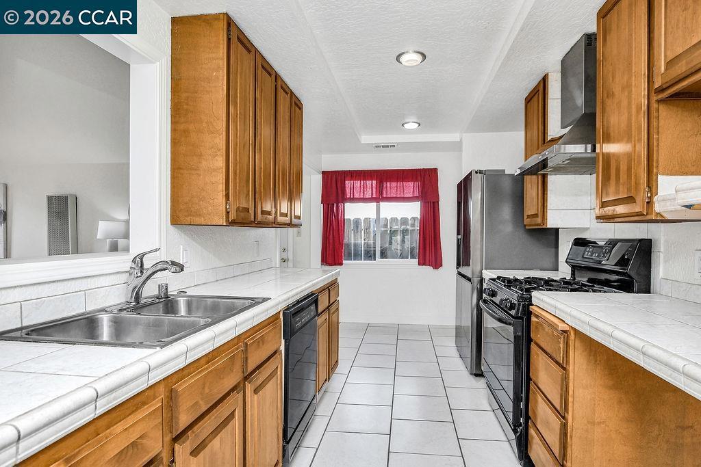 Residential for sale at 130 Cleopatra Dr, Pleasant Hill CA featuring 3 beds and 1 bath