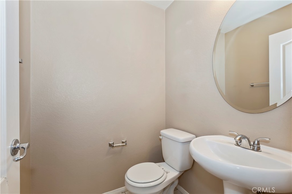 Residential Lease for rent at 7331 Shelby Place 6, Rancho Cucamonga CA featuring 3 beds and 3 baths