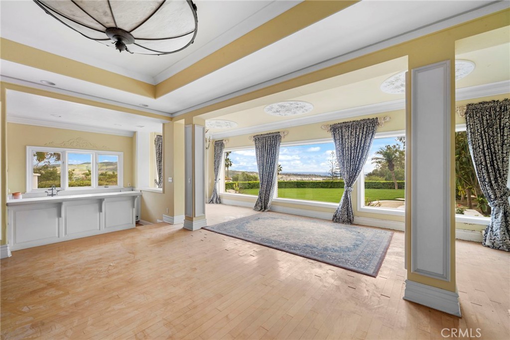 Residential for sale at 7 Tattersall, Laguna Niguel CA featuring 6 beds and 9 baths