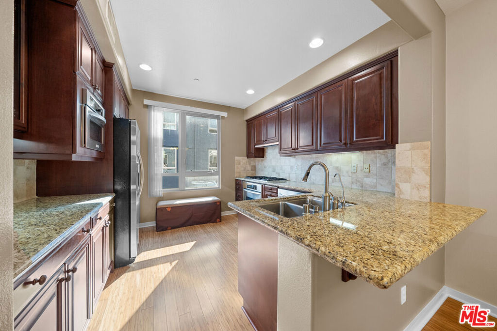 Residential Lease for rent at 5509 W 149th Place 13, Hawthorne CA featuring 2 beds and 3 baths