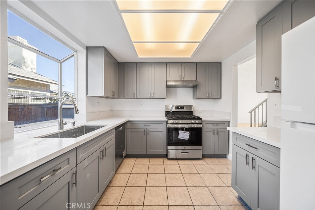 Residential for sale at 12466 Highgate, Victorville CA featuring 2 beds and 3 baths