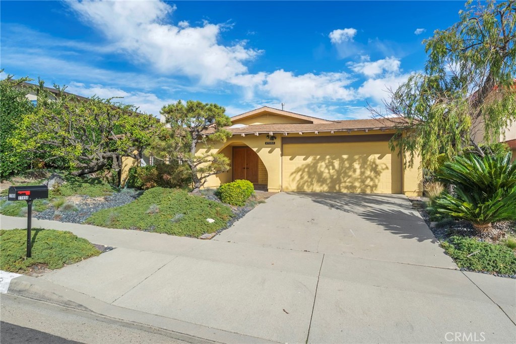 Residential Lease for rent at 27850 Longhill, Rancho Palos Verdes CA featuring 4 beds and 3 baths
