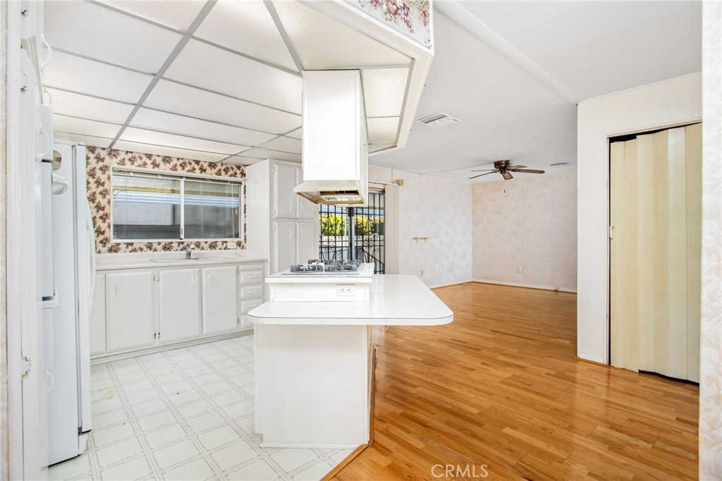 Residential for sale at 28925 Calle Alta, Murrieta CA featuring 2 beds and 2 baths