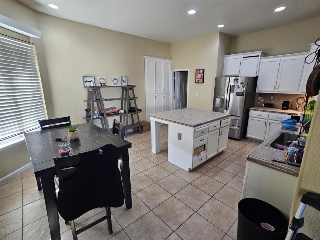 Residential for sale at 537 Bonanza Dr, Newman CA featuring 4 beds and 2 baths