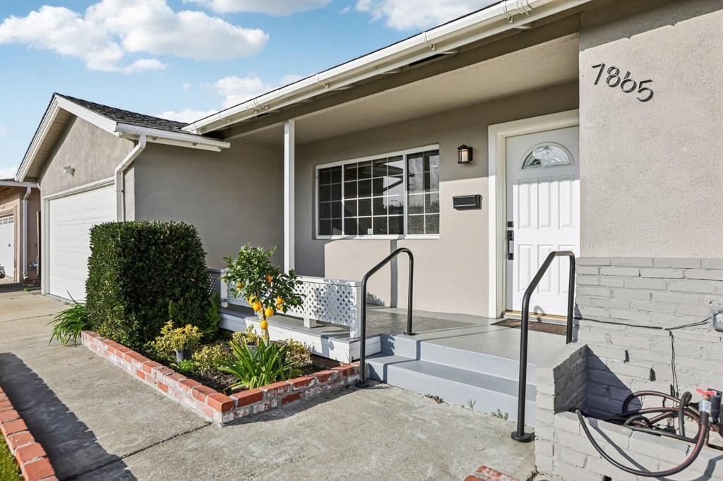Residential for sale at 7865 7865 Tamarack Dr, Dublin CA featuring 3 beds and 2 baths