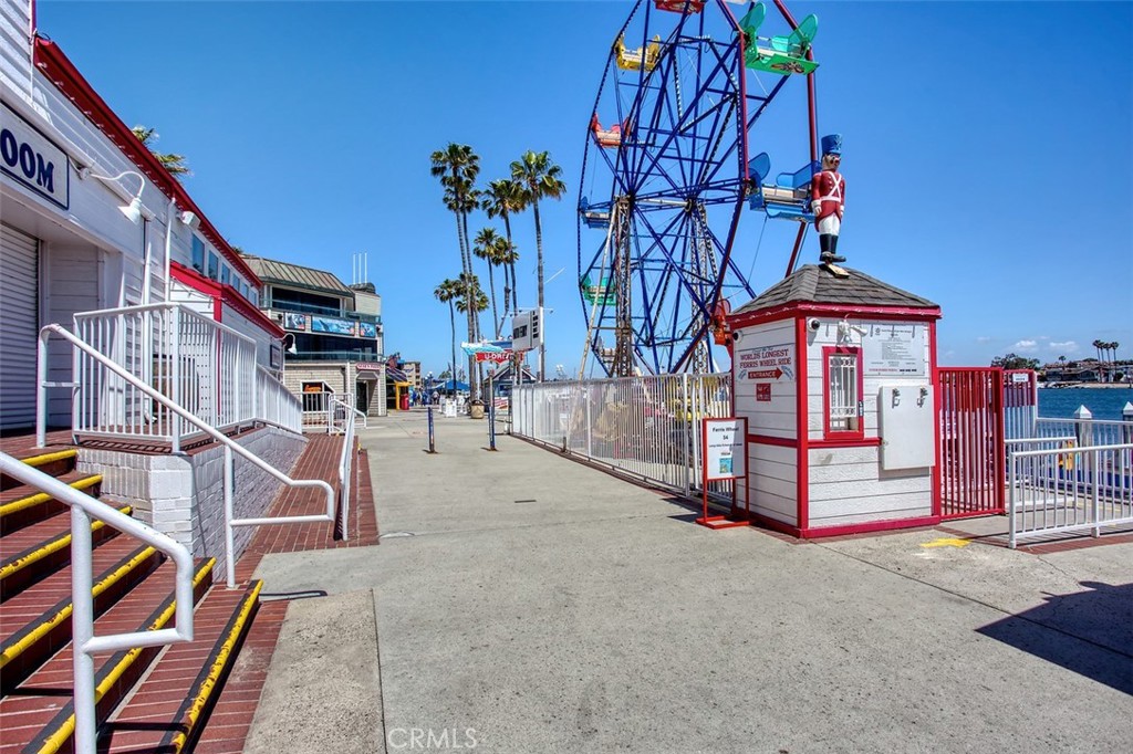 Residential Lease for rent at 415 E Edgewater Avenue, Newport Beach CA featuring 3 beds and 2 baths