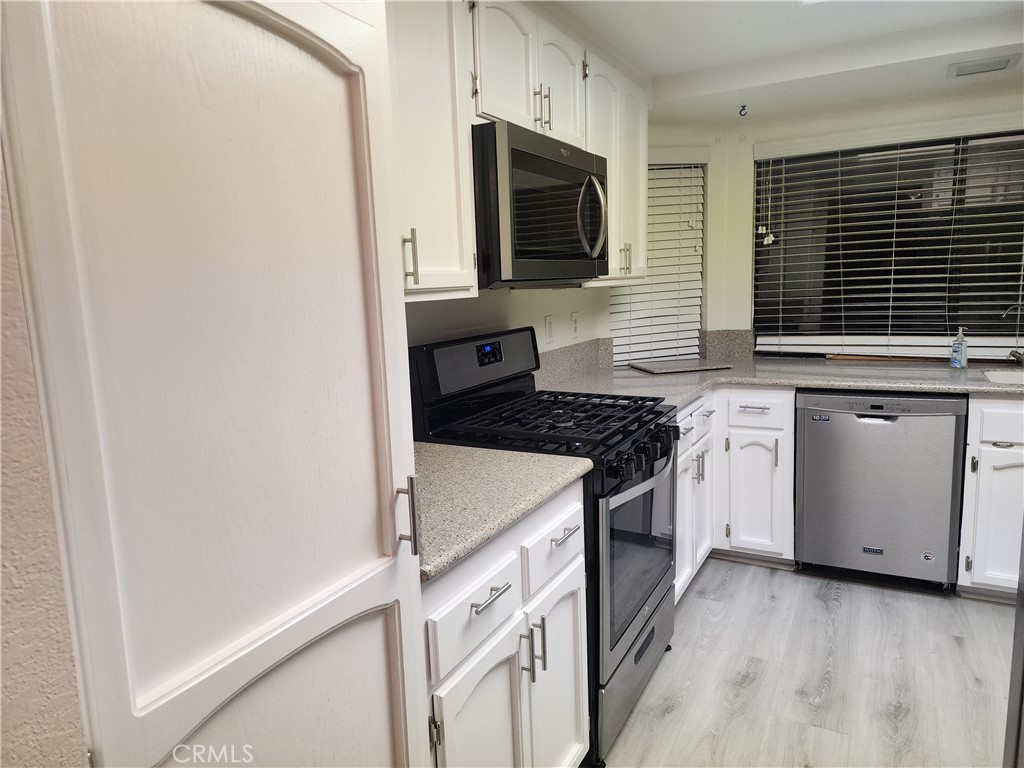 Residential Lease for rent at 33202 Blanche Drive, Lake Elsinore CA featuring 3 beds and 2 baths