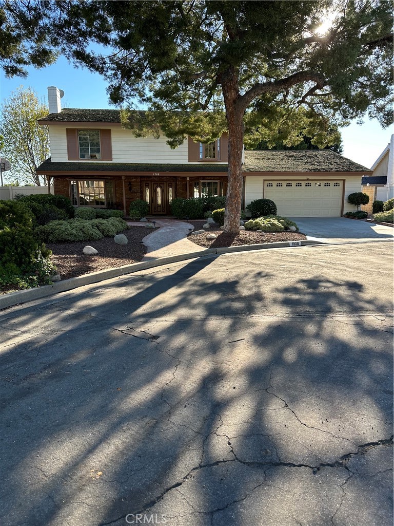 Residential for sale at 1908 Brentwood, Fullerton CA featuring 6 beds and 4 baths