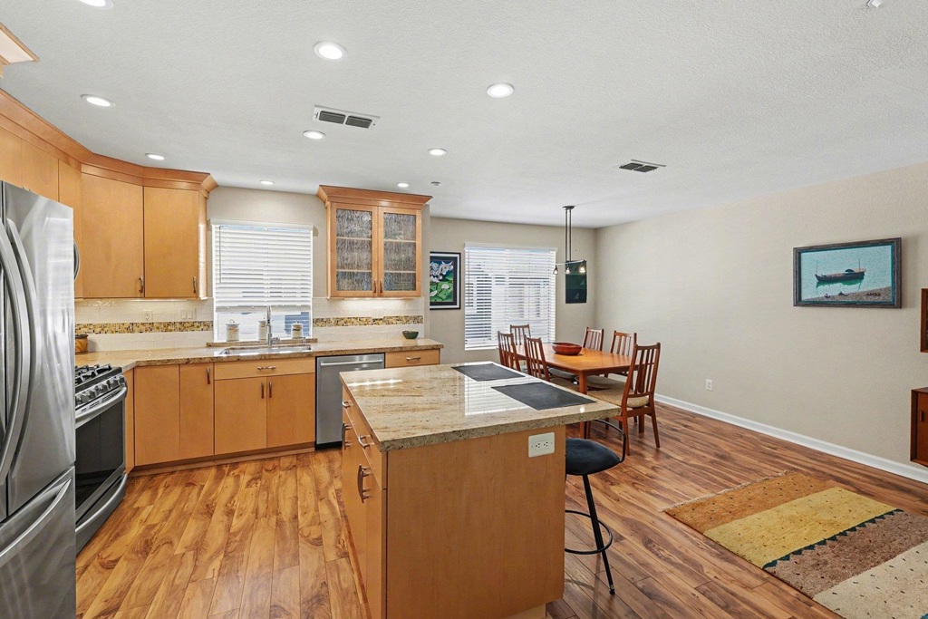 Residential for sale at 476 E E St, Benicia CA featuring 3 beds and 3 baths