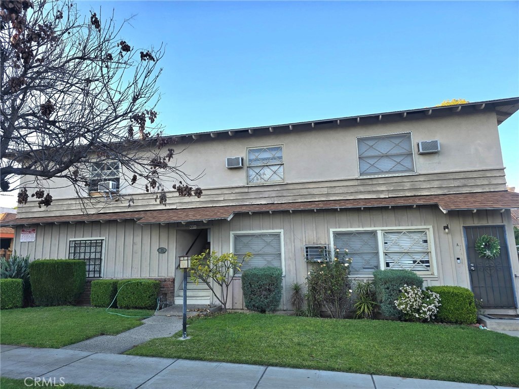 Residential Lease for rent at 15 Los Higos E, Alhambra CA featuring 2 beds and 1 bath