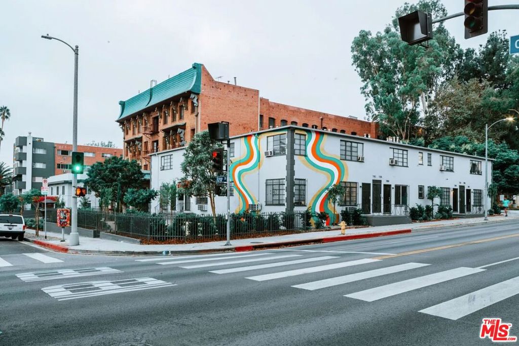 Residential Income for sale at 7000 Franklin Avenue, Los Angeles CA featuring 13 beds and 14 baths